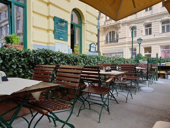 Nestroy Gasthaus & Biergarten